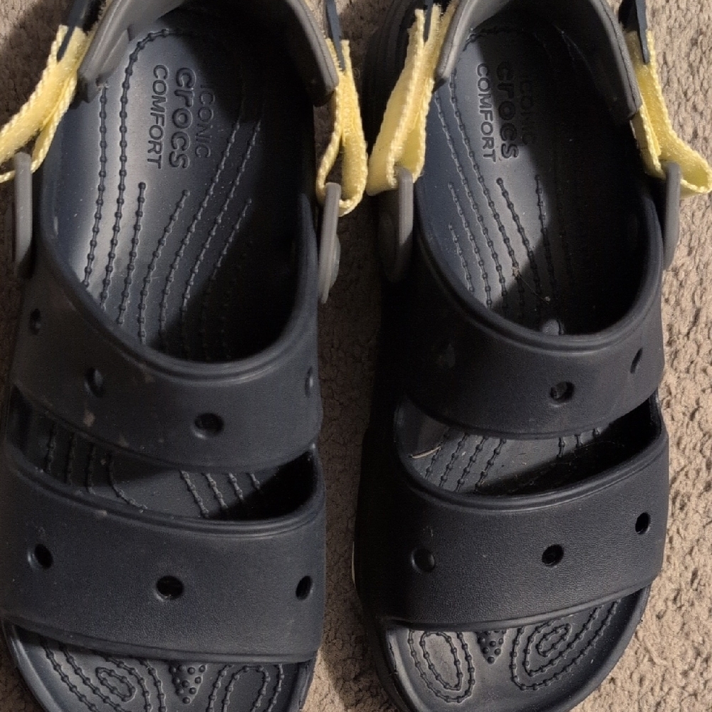 CROCS Black and Yellow Sandals with Adjustable Heel Straps